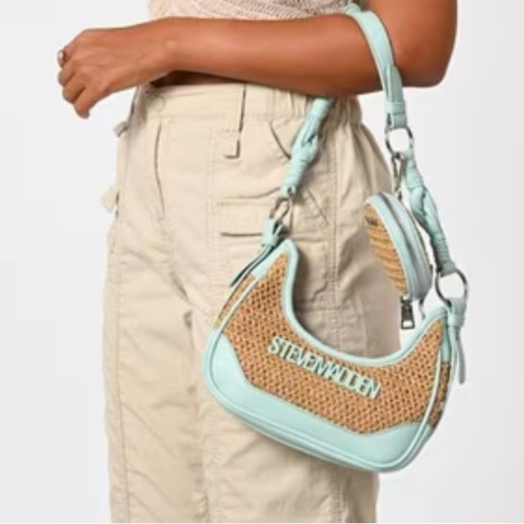 STEVE MADDEN
Bdaryll Shoulder Bag with Adjustable Strap - Picture 2 of 11